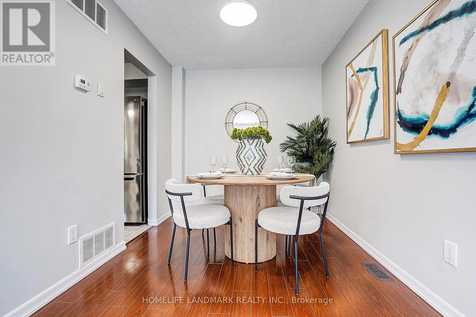25 BRACKEN FERNWAY