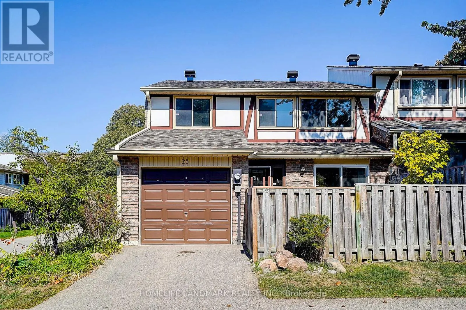 25 BRACKEN FERNWAY