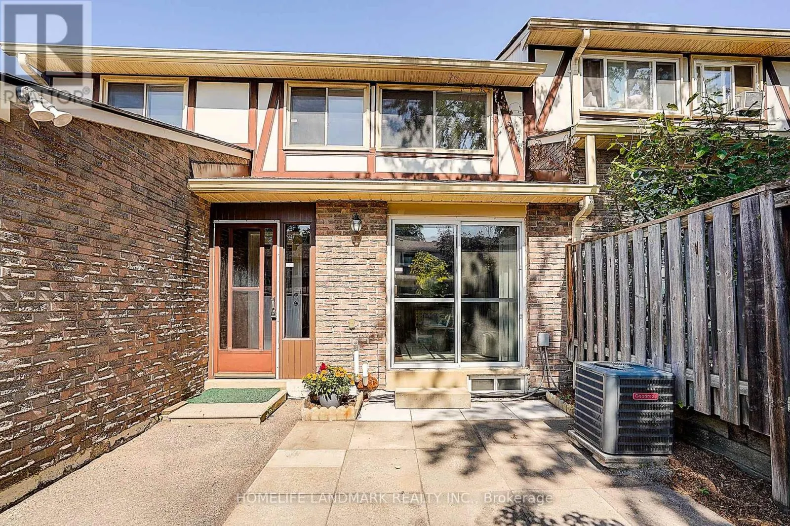 25 BRACKEN FERNWAY