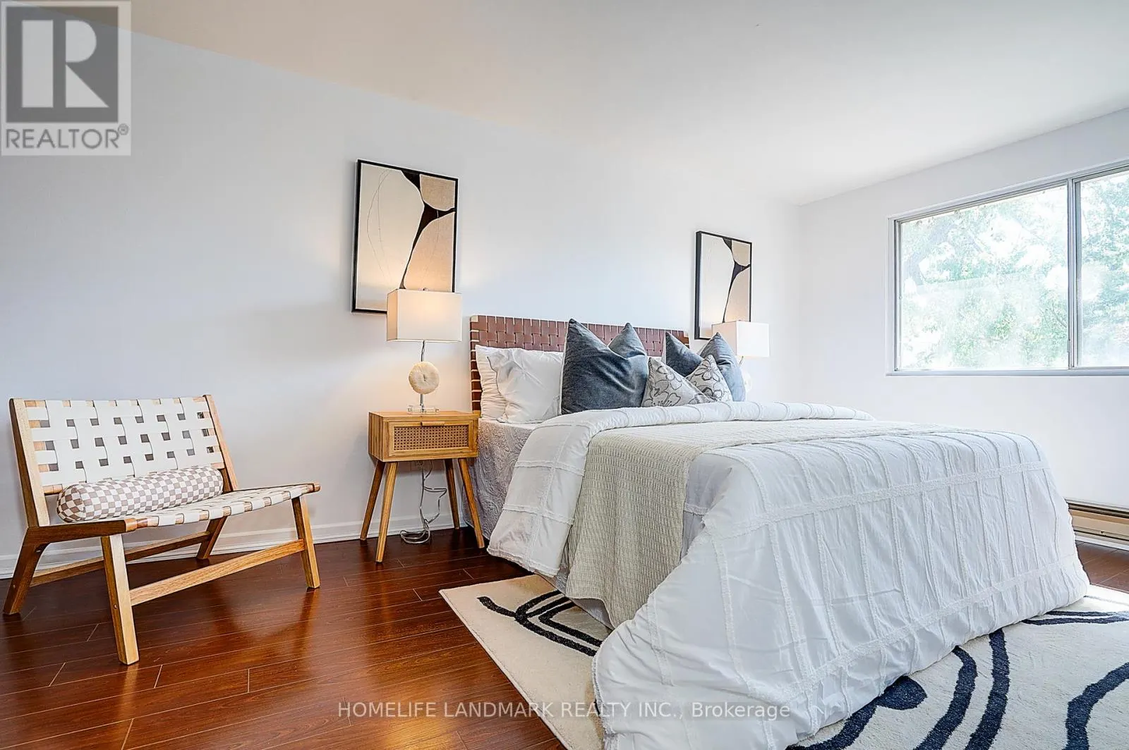 25 BRACKEN FERNWAY