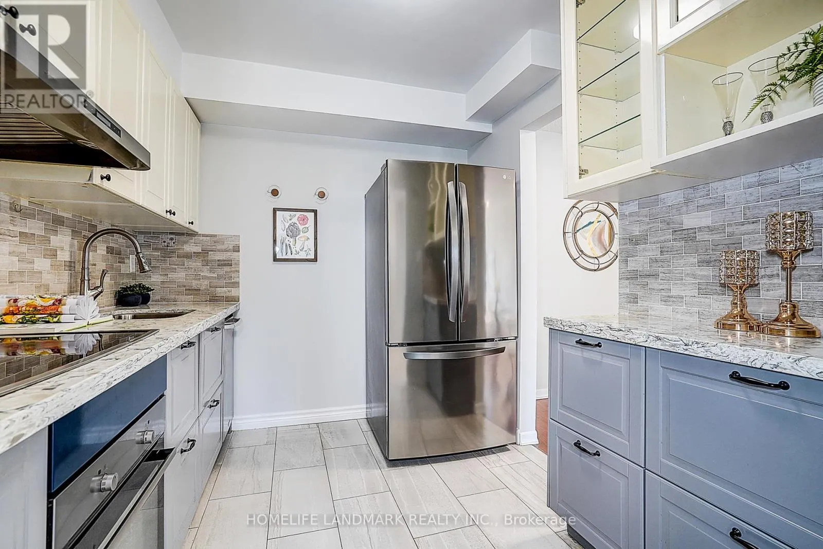 25 BRACKEN FERNWAY