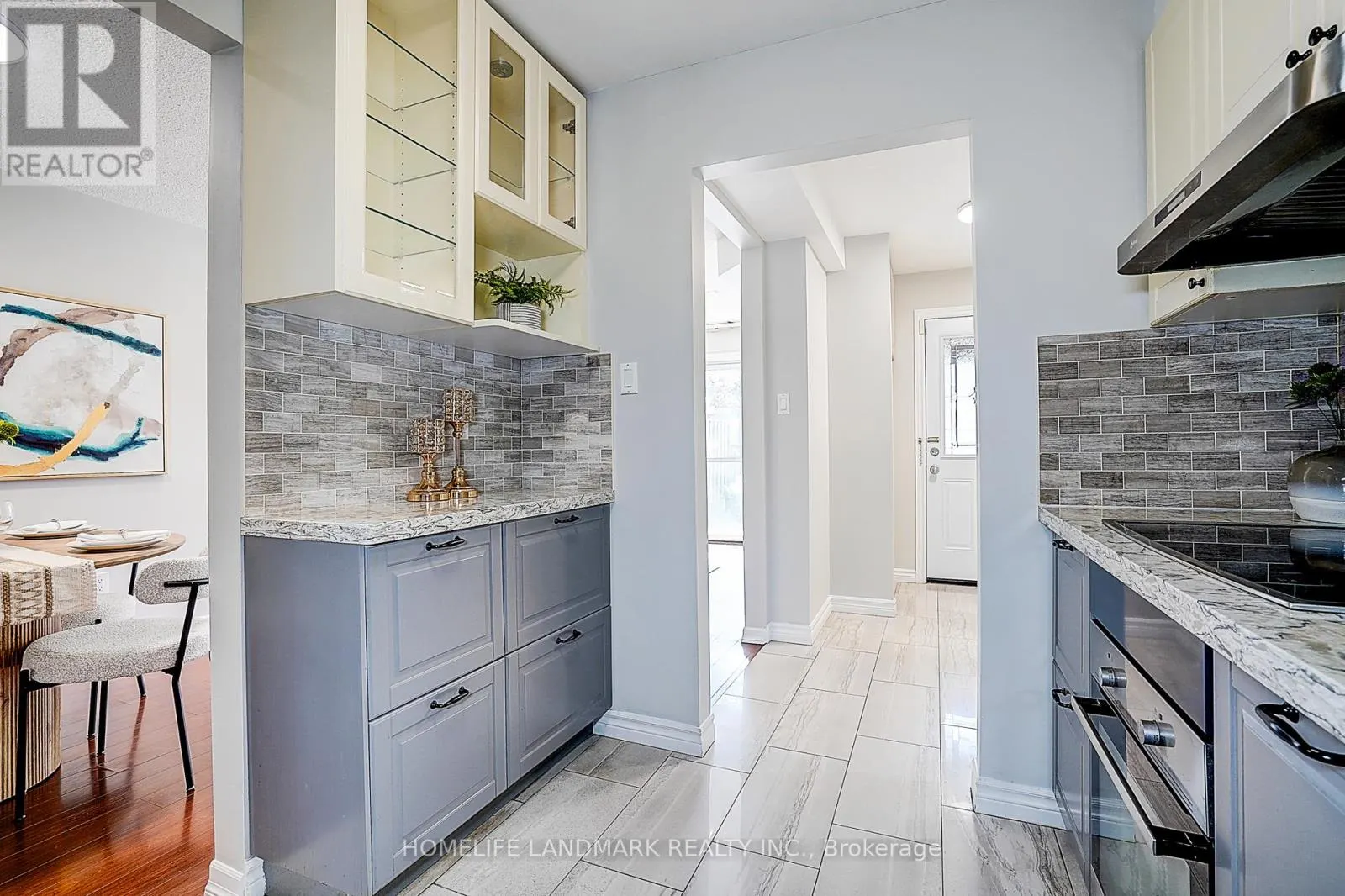 25 BRACKEN FERNWAY