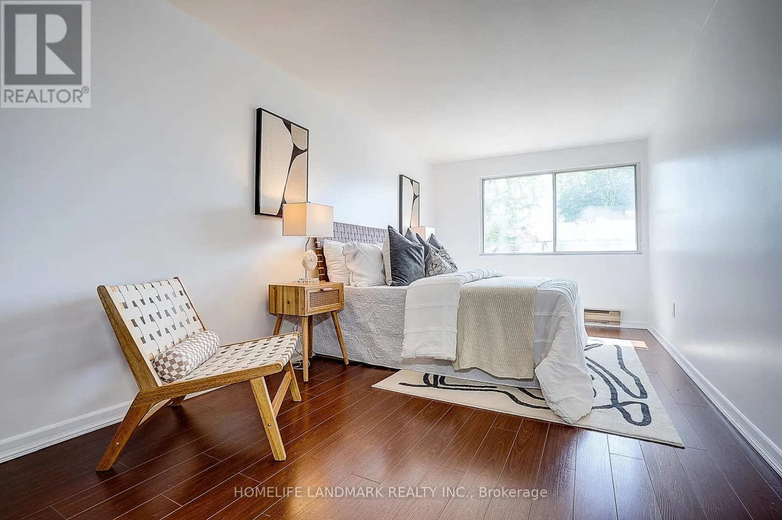 25 BRACKEN FERNWAY