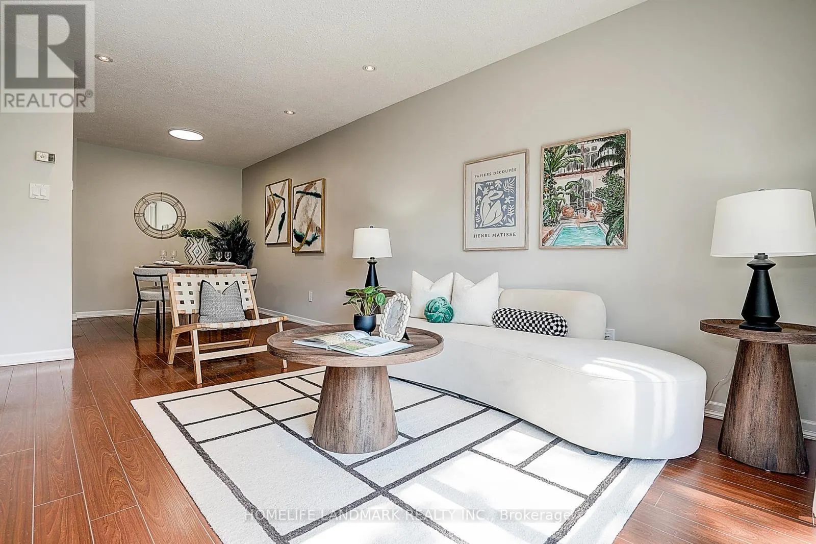 25 BRACKEN FERNWAY