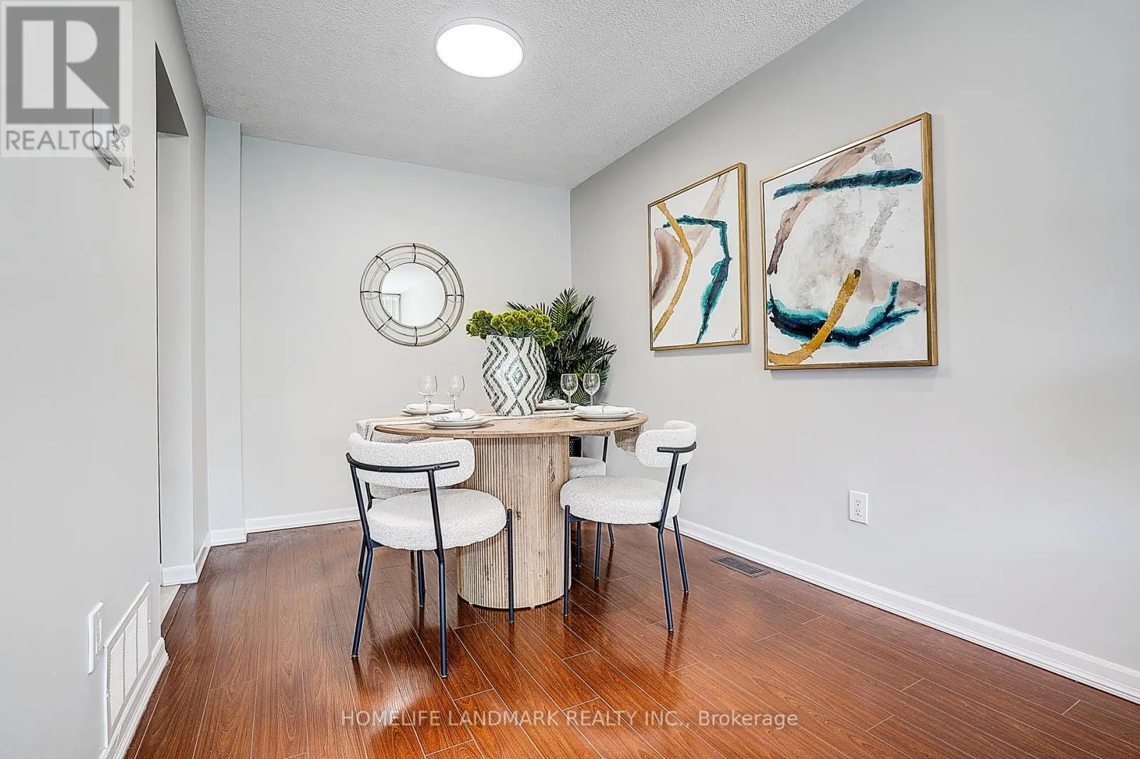25 BRACKEN FERNWAY