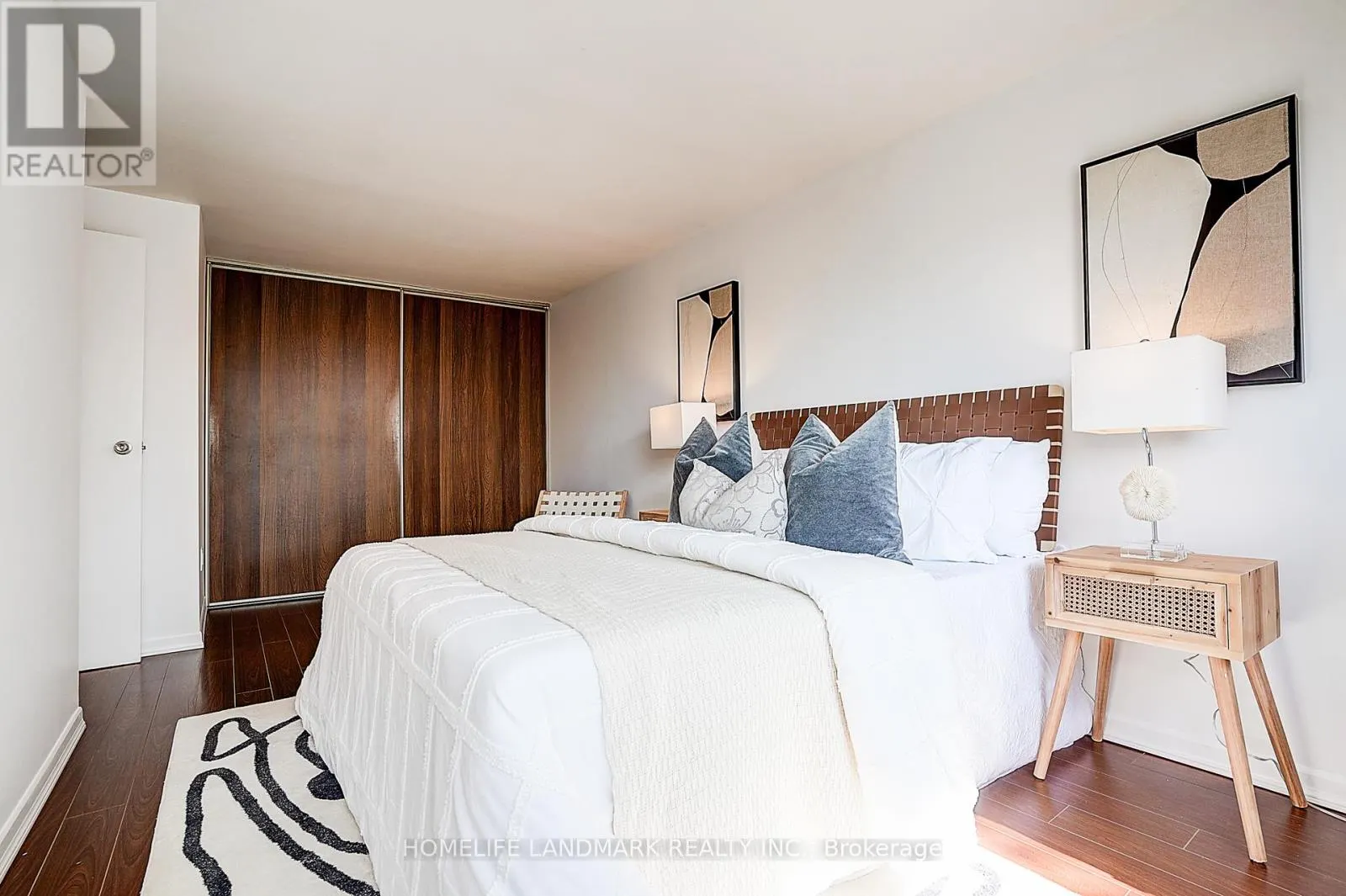 25 BRACKEN FERNWAY