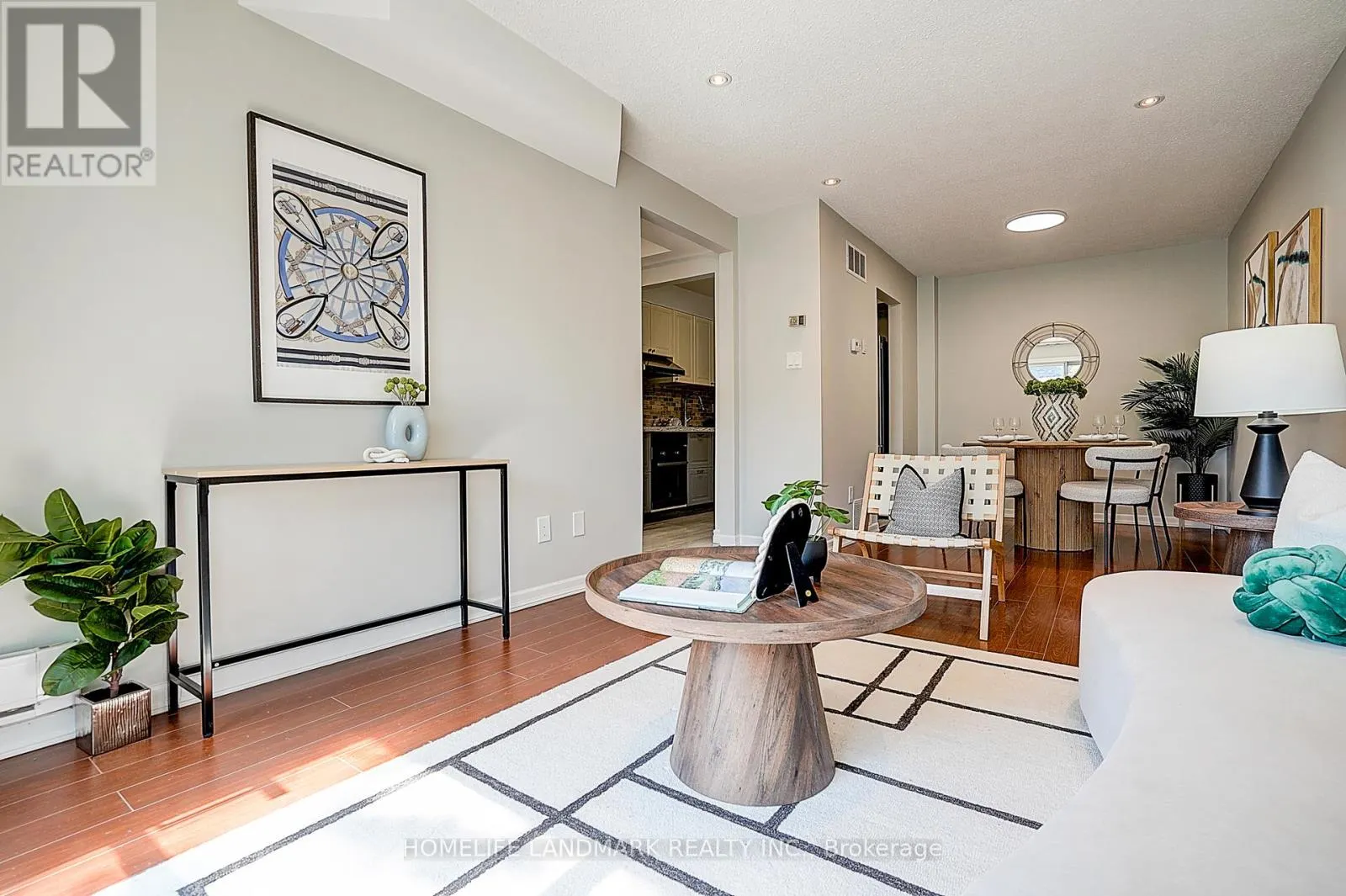 25 BRACKEN FERNWAY