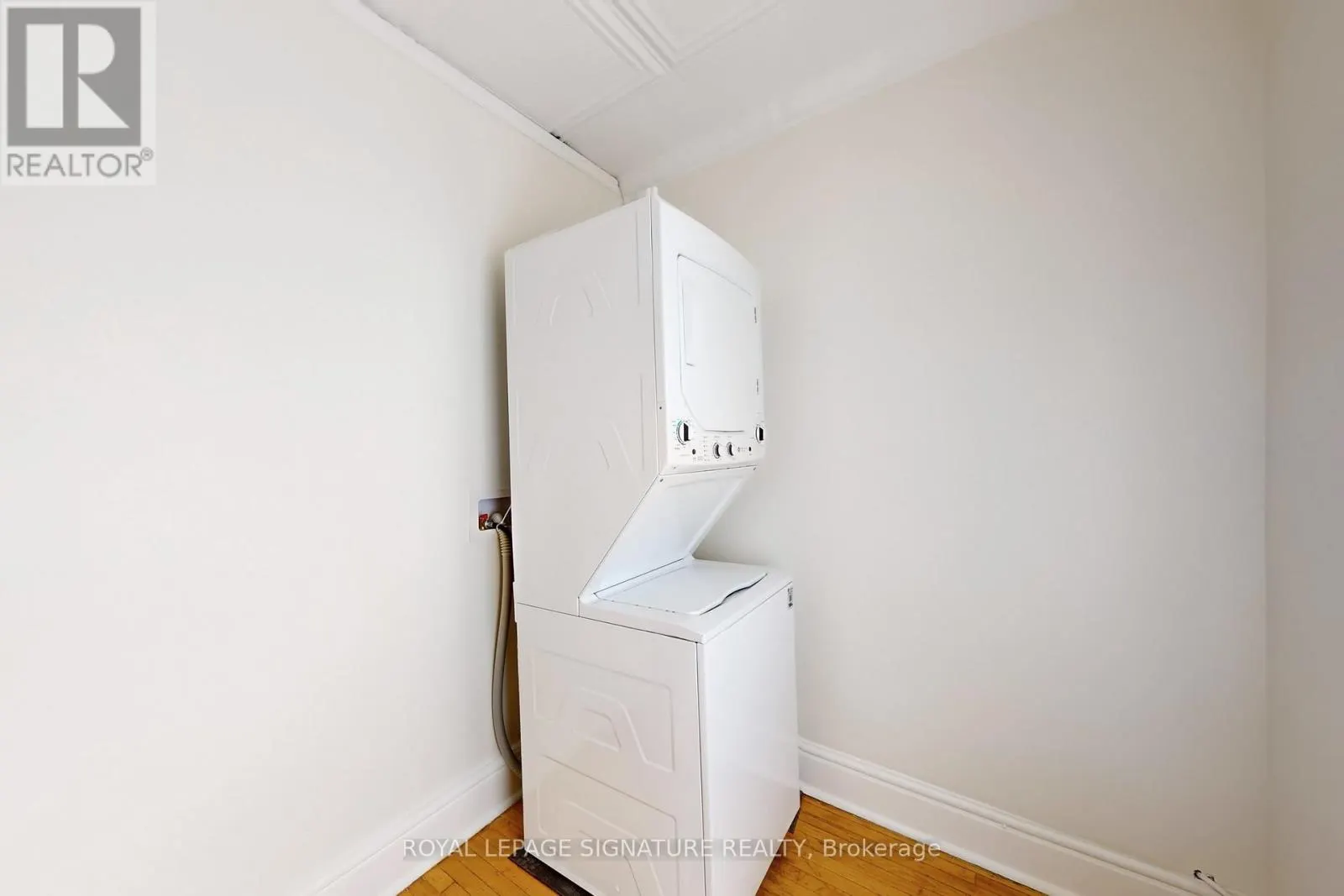 A - 966 DUNDAS STREET W