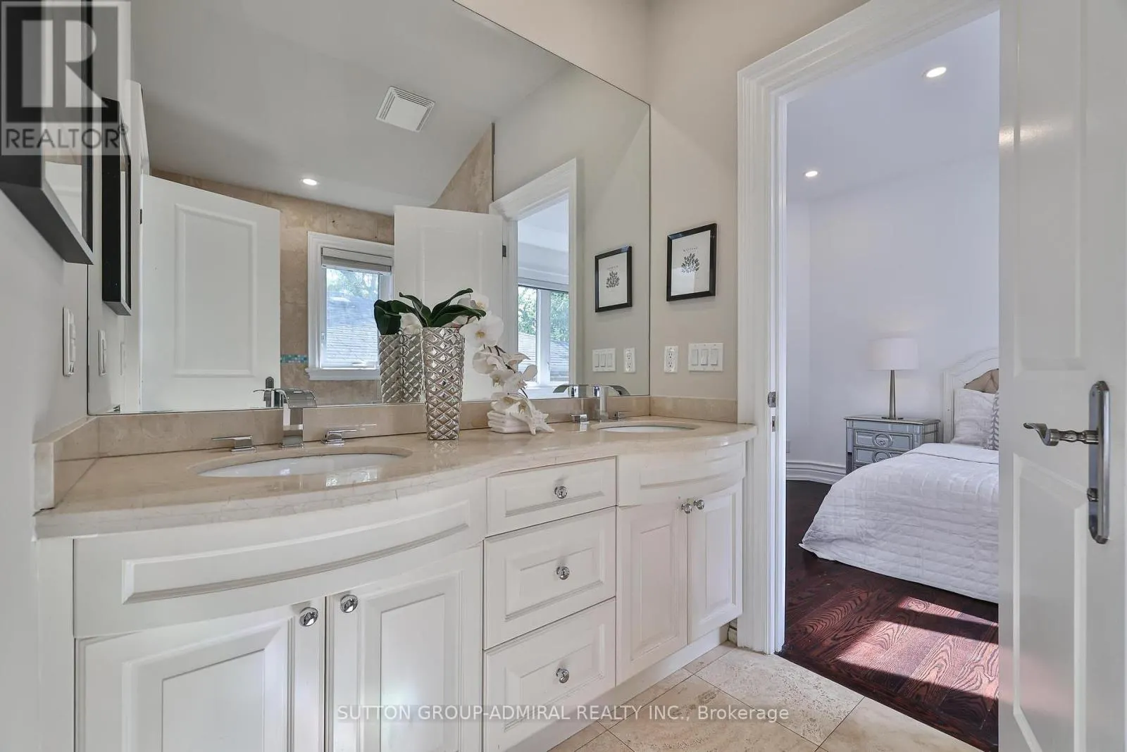 453 GLENGROVE AVENUE W