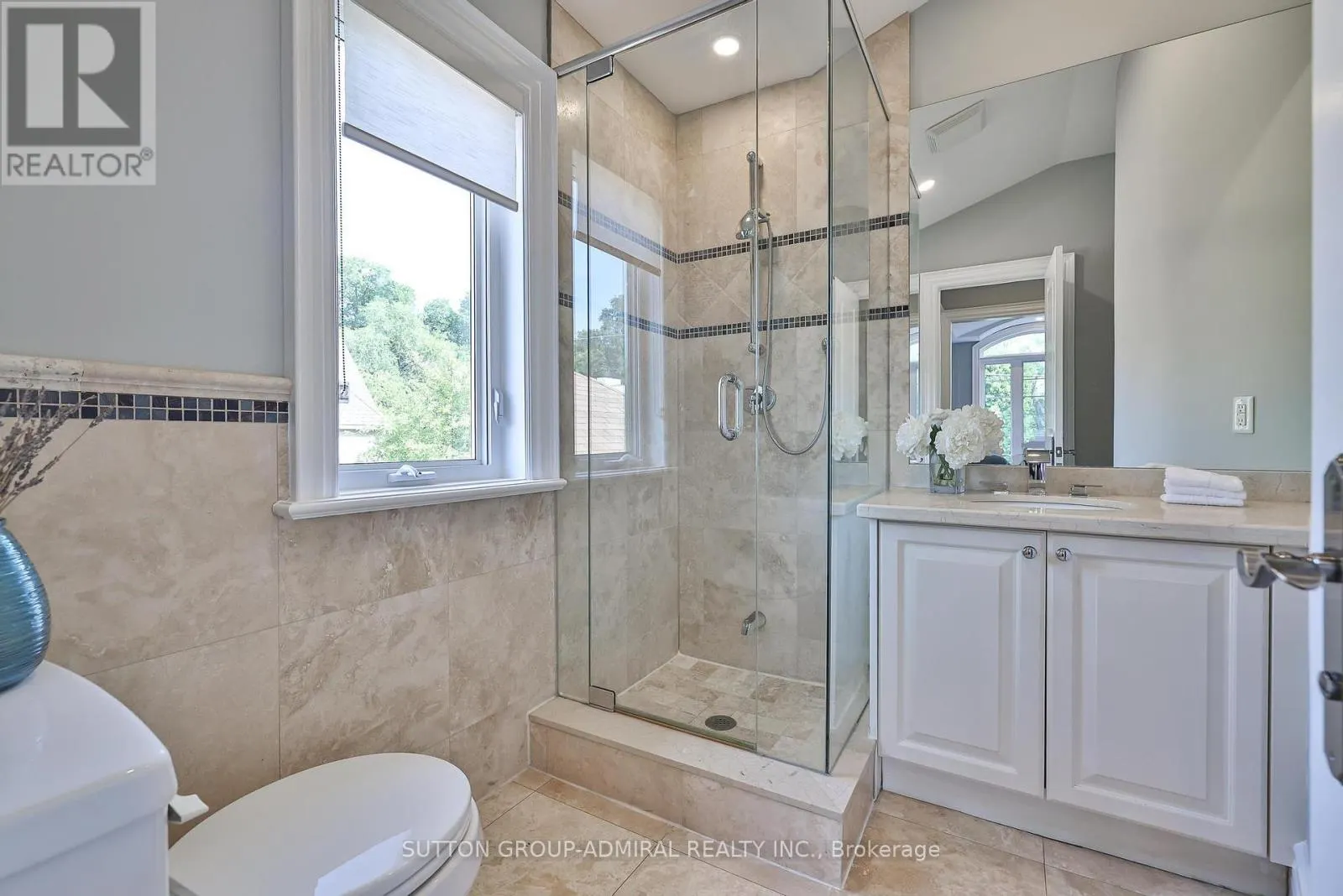 453 GLENGROVE AVENUE W