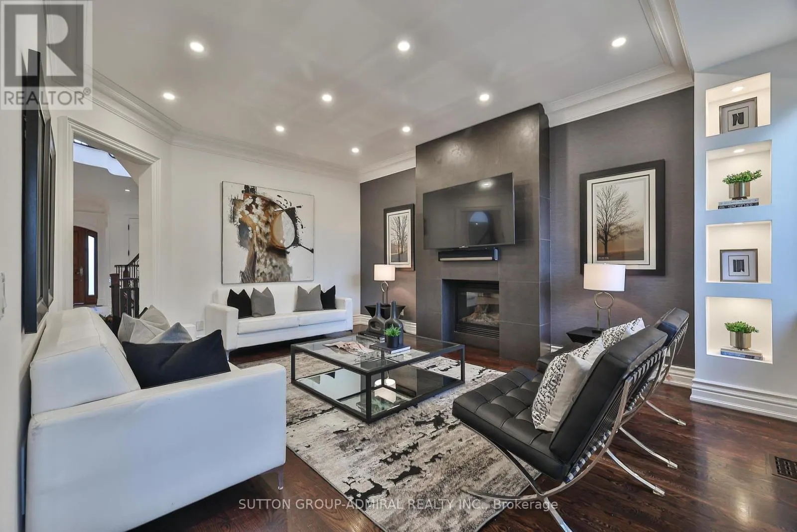453 GLENGROVE AVENUE W