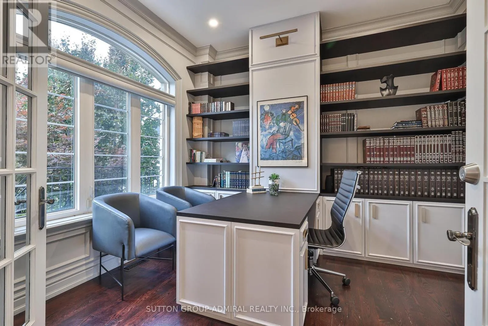 453 GLENGROVE AVENUE W