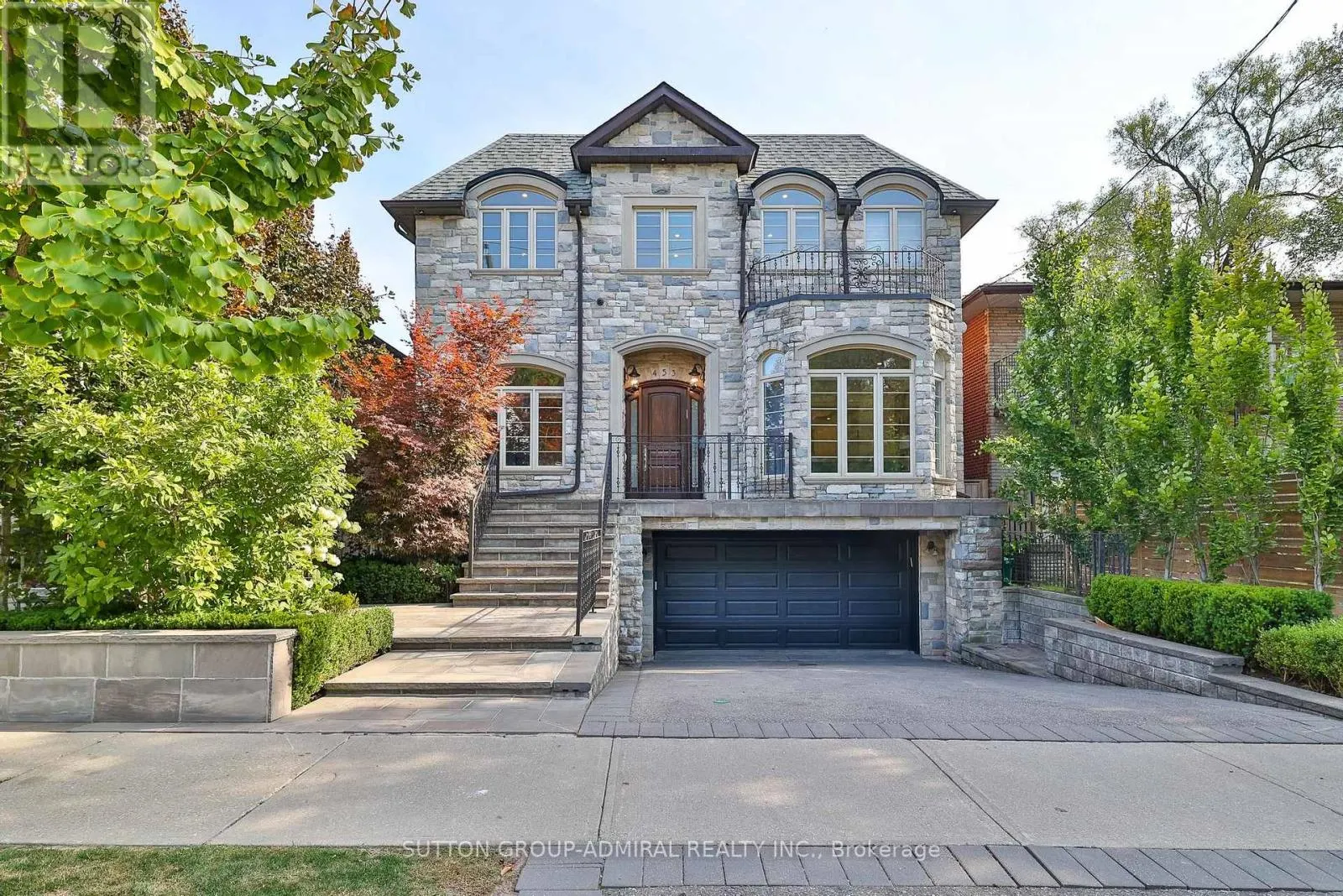 453 GLENGROVE AVENUE W