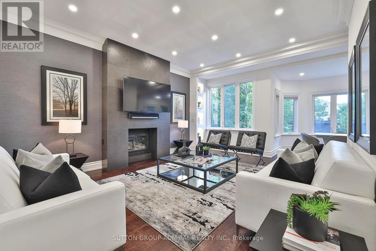 453 GLENGROVE AVENUE W