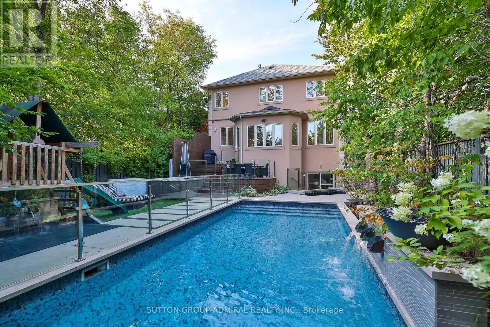 453 GLENGROVE AVENUE W