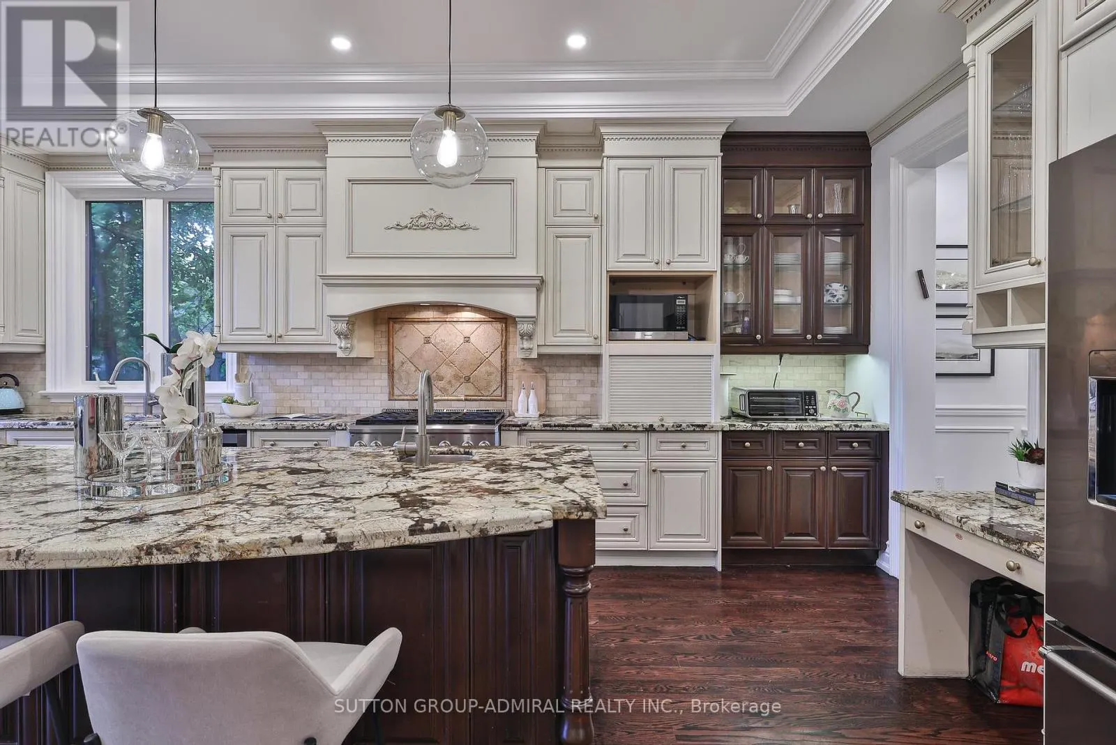 453 GLENGROVE AVENUE W