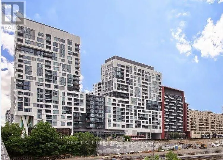 1506E - 576 FRONT STREET W