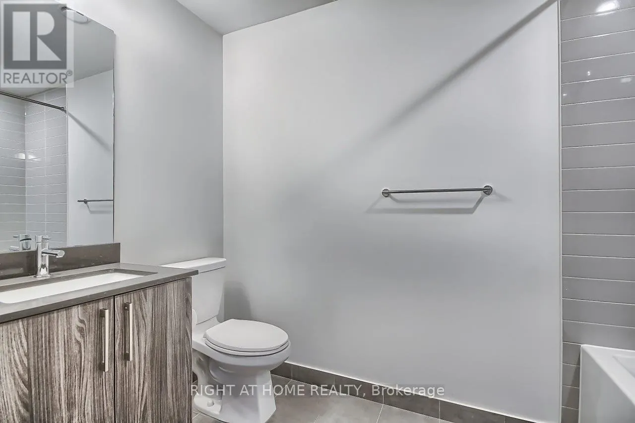 1506E - 576 FRONT STREET W