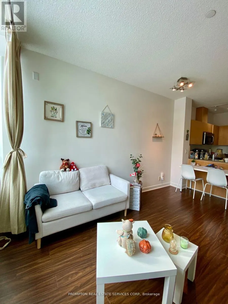 210 - 361 FRONT STREET W