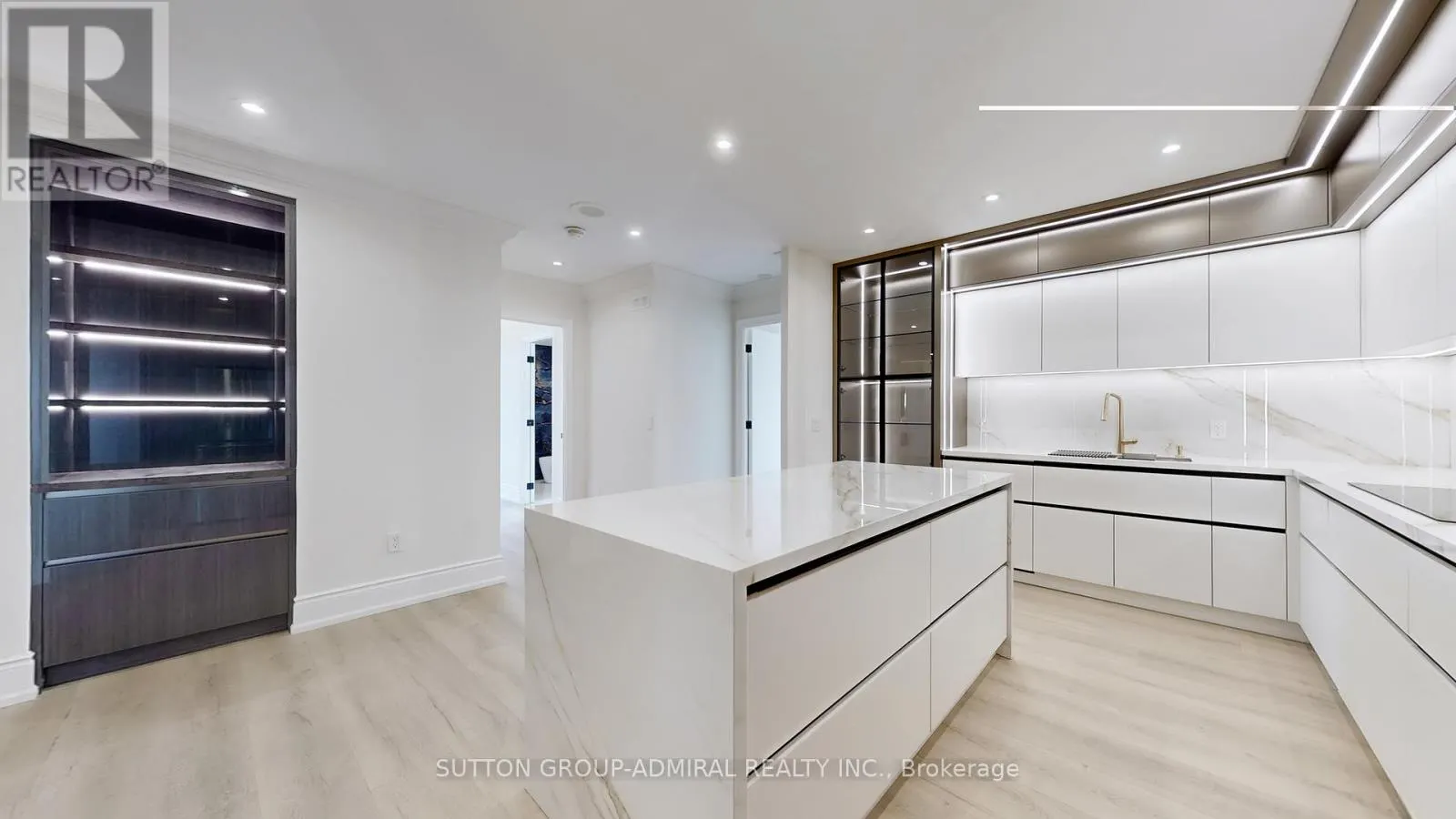 2905 - 65 SKYMARK DRIVE