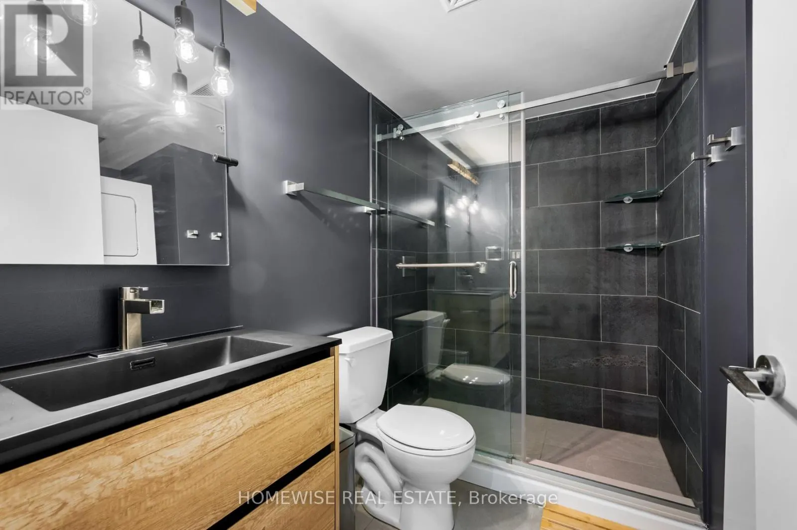 545 - 68 ABELL STREET