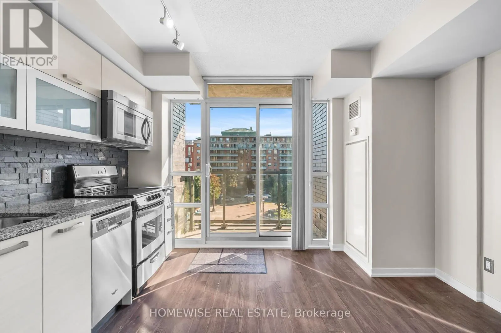 545 - 68 ABELL STREET