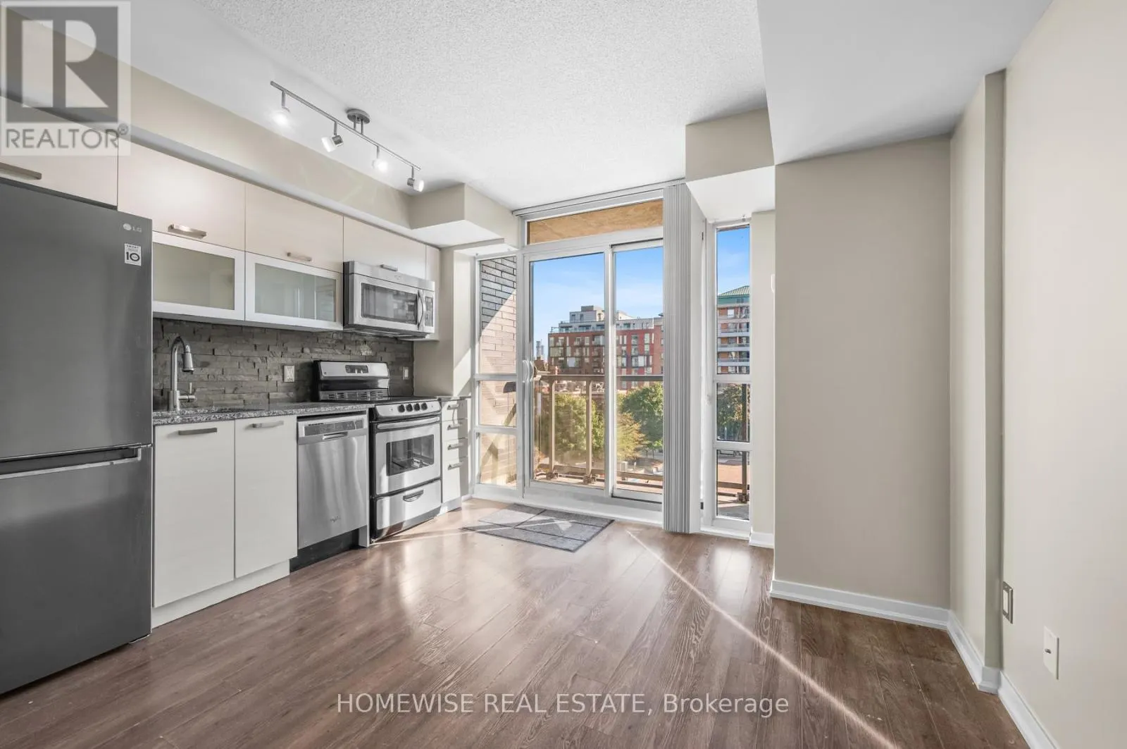 545 - 68 ABELL STREET