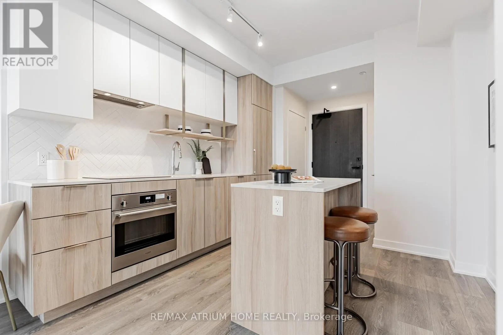 2509 - 15 HOLMES AVENUE