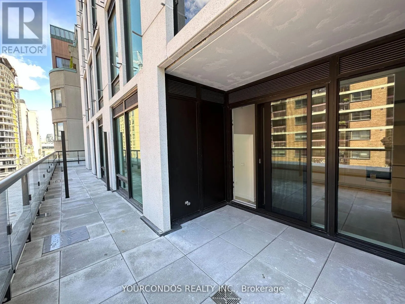 713 - 121 ST PATRICK STREET