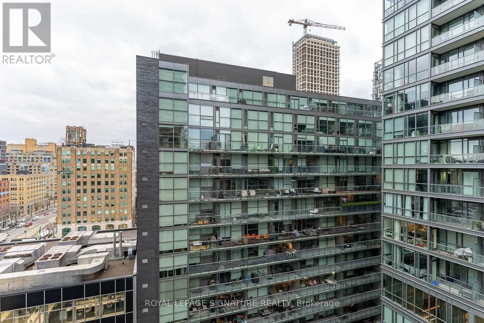 1315 - 438 KING STREET W