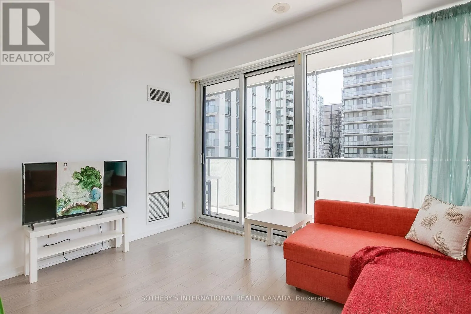 3407 - 101 PETER STREET W