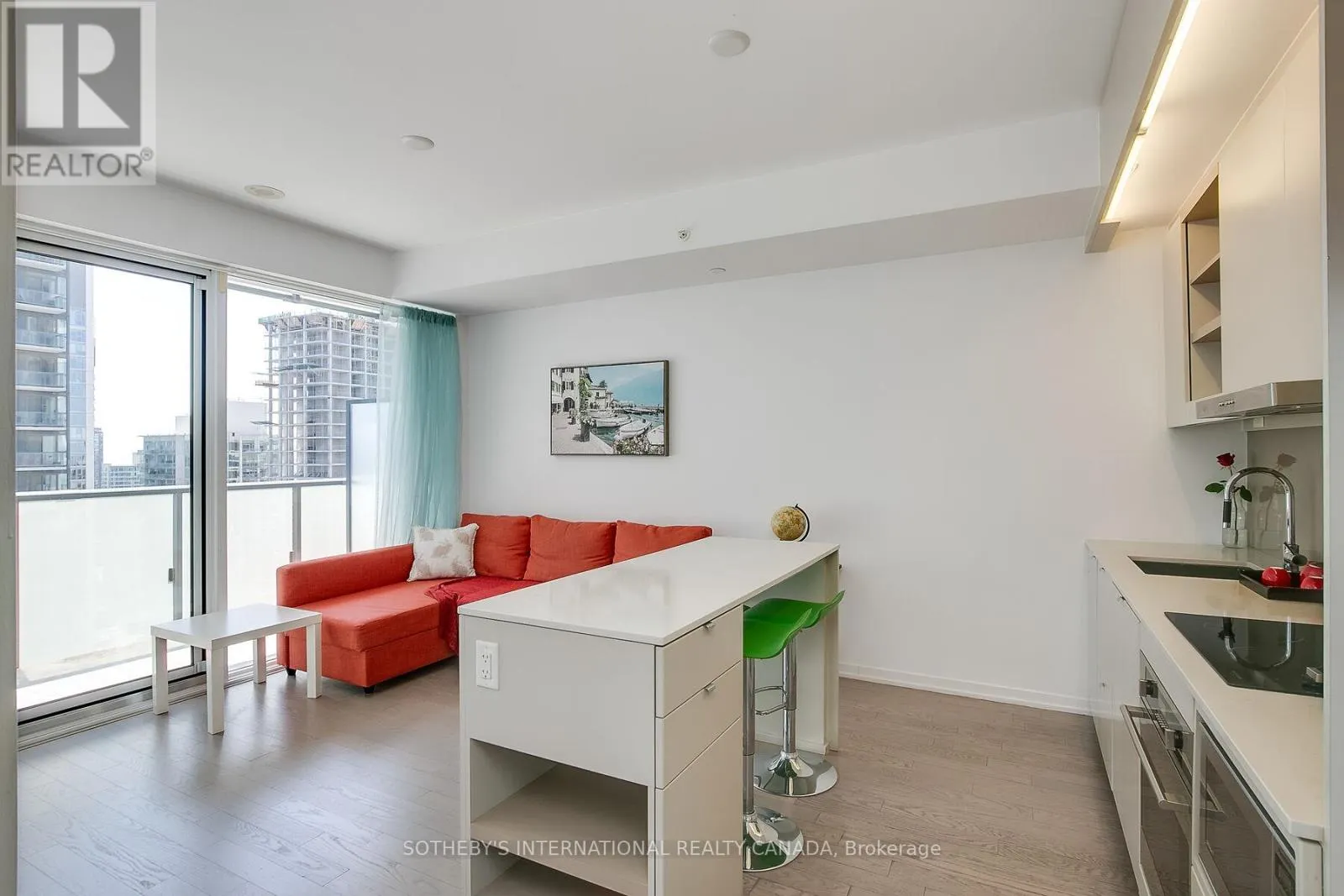 3407 - 101 PETER STREET W