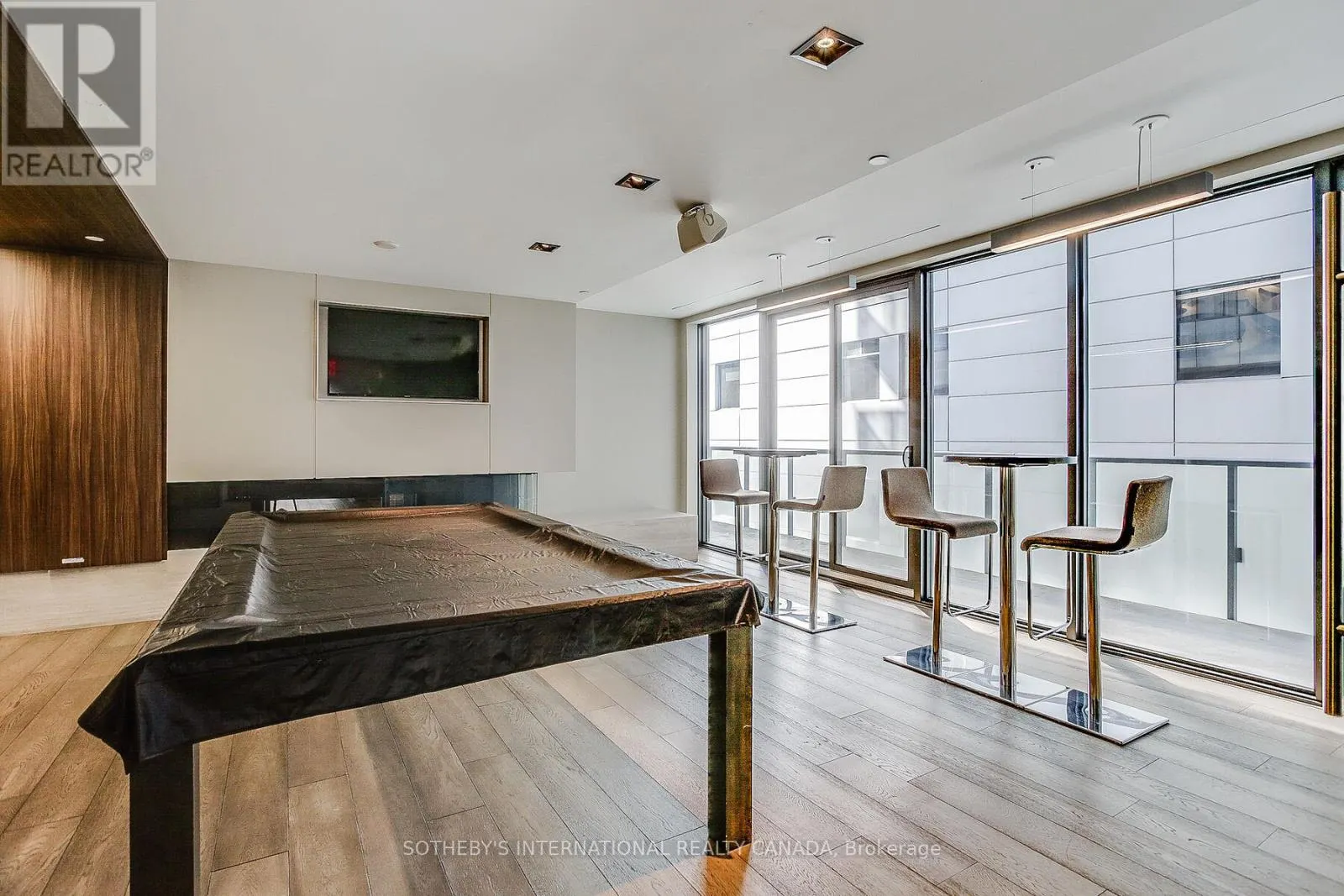 3407 - 101 PETER STREET W