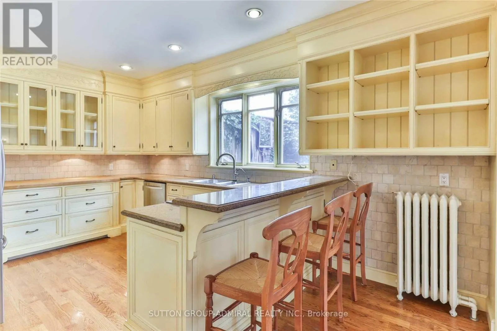 49 HILLCREST DRIVE
