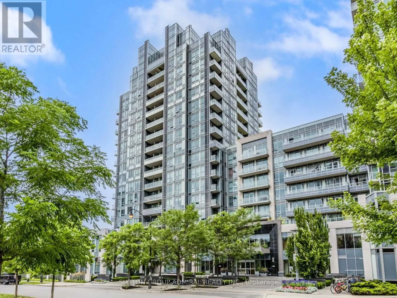 733 - 120 HARRISON GARDEN BOULEVARD