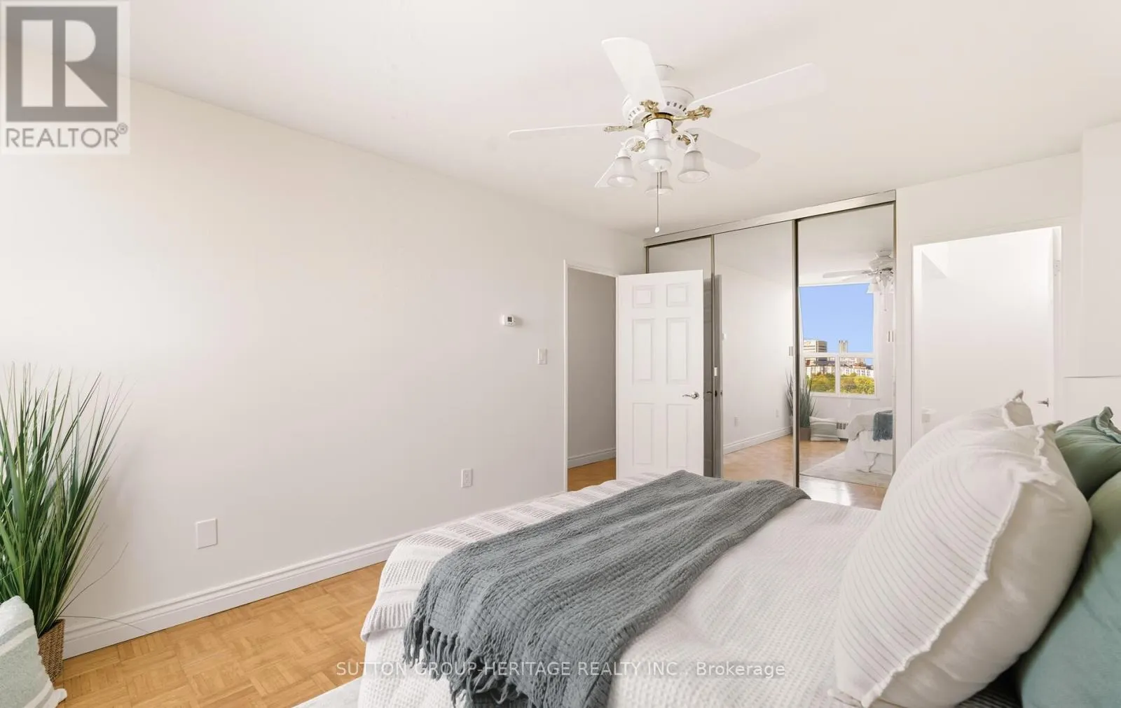 1008 - 5 VICORA LINKWAY WAY