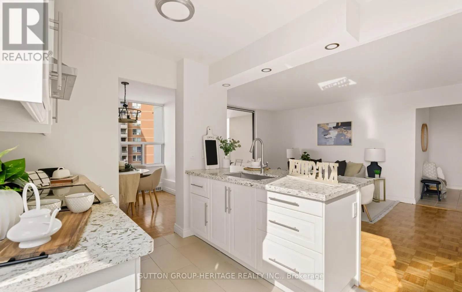 1008 - 5 VICORA LINKWAY WAY