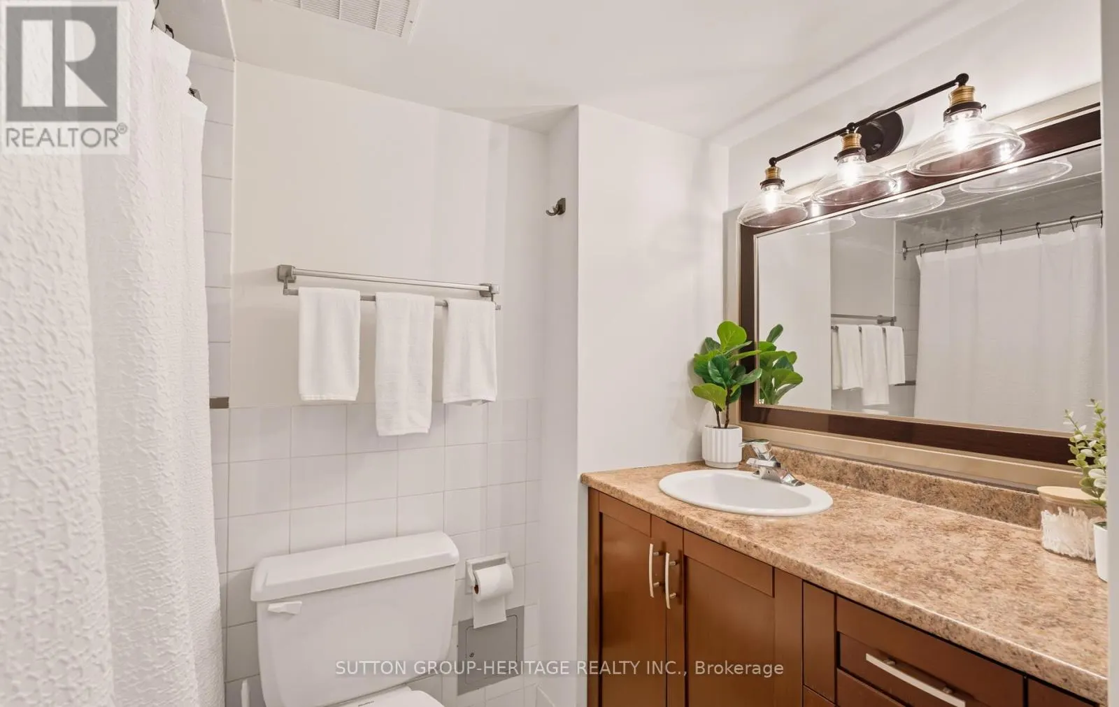 1008 - 5 VICORA LINKWAY WAY