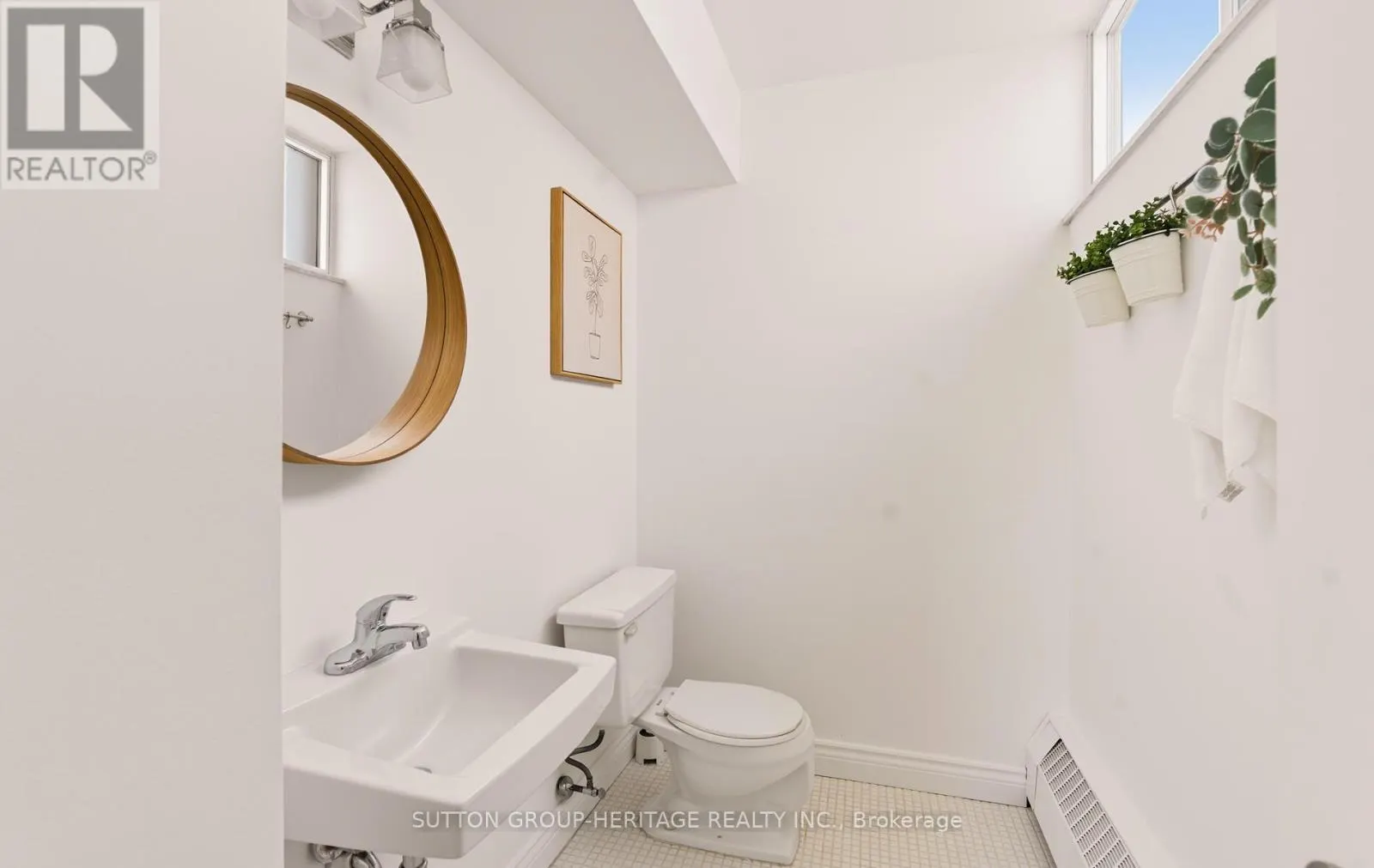 1008 - 5 VICORA LINKWAY WAY