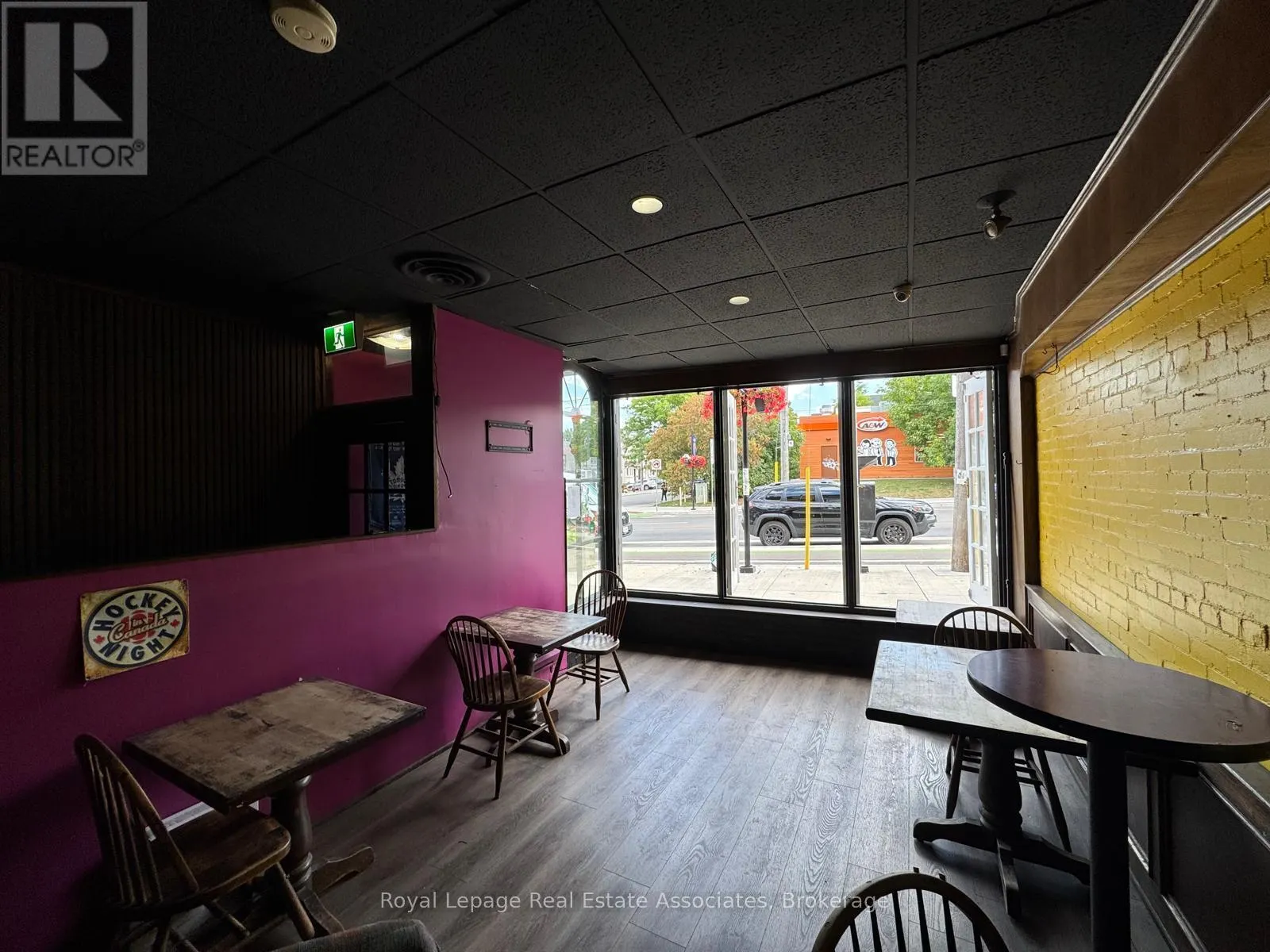 286 EGLINTON AVENUE W