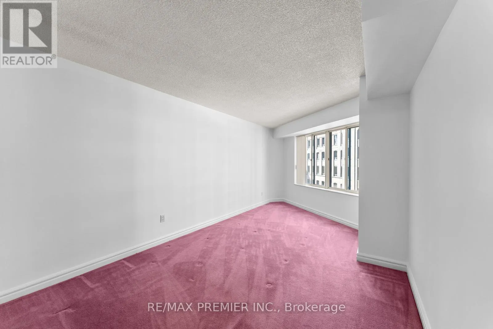 502 - 33 UNIVERSITY AVENUE