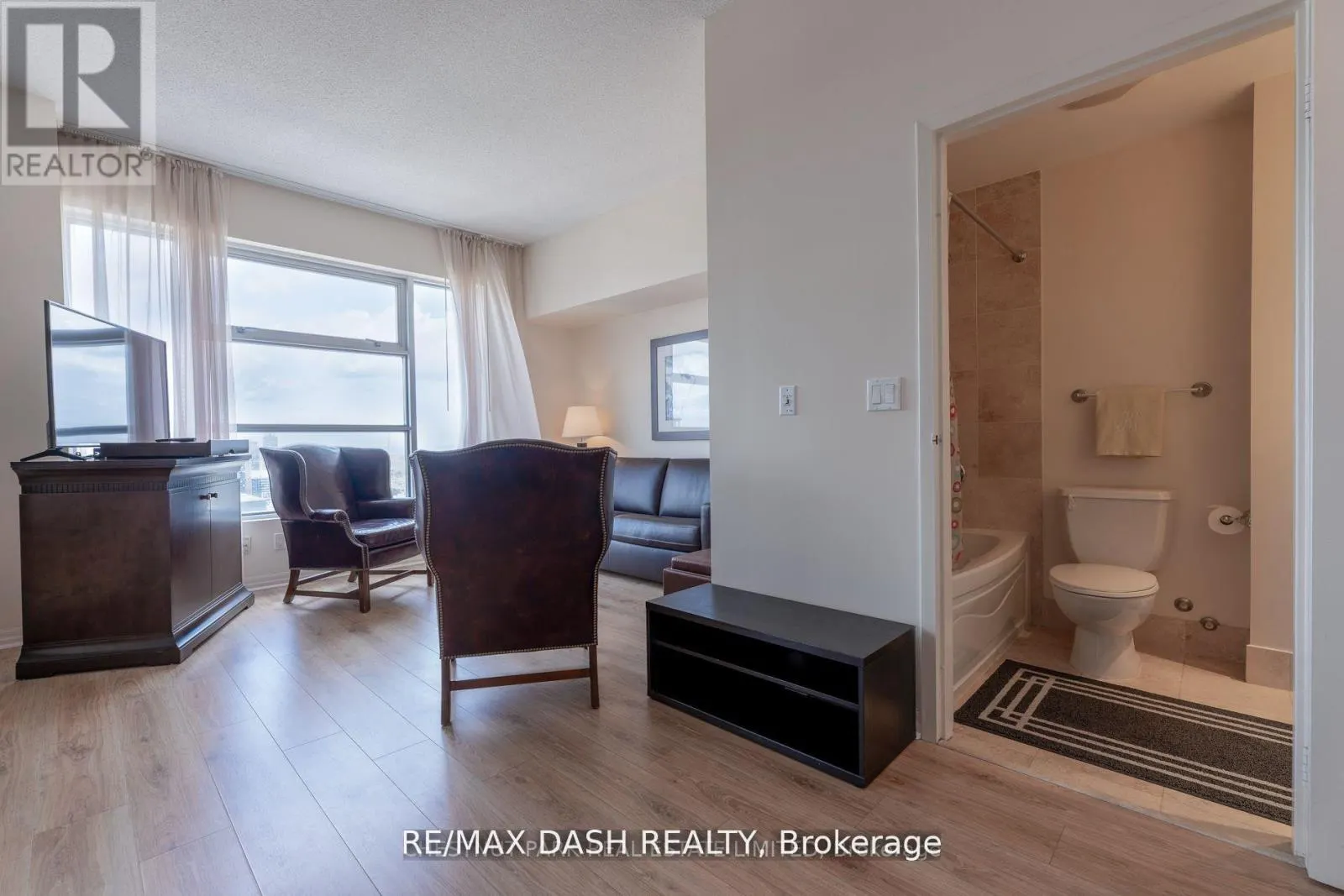 2904 - 1 KING STREET W