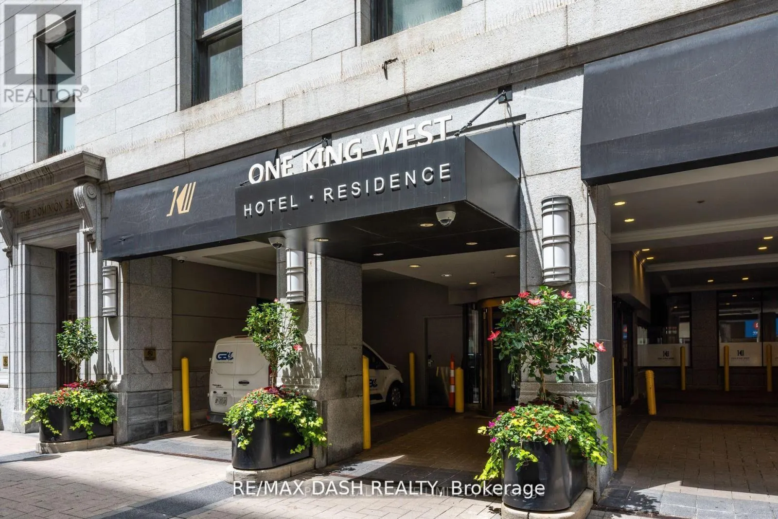 2904 - 1 KING STREET W
