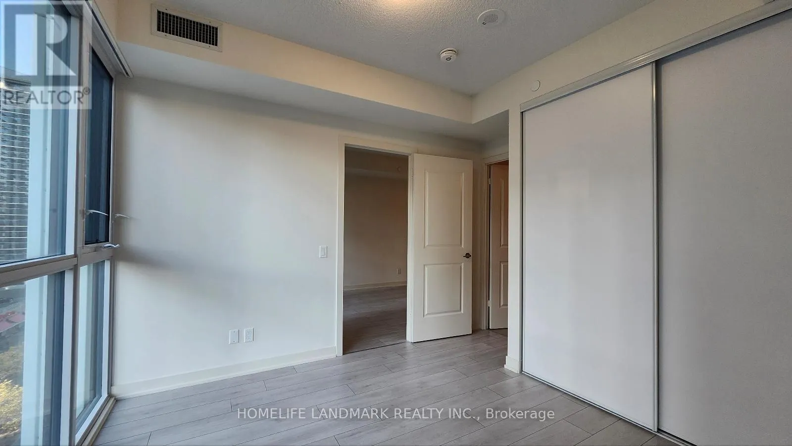 809 - 4955 YONGE STREET