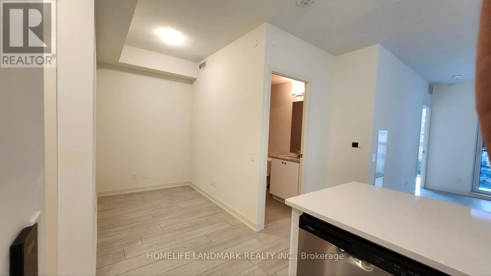 809 - 4955 YONGE STREET