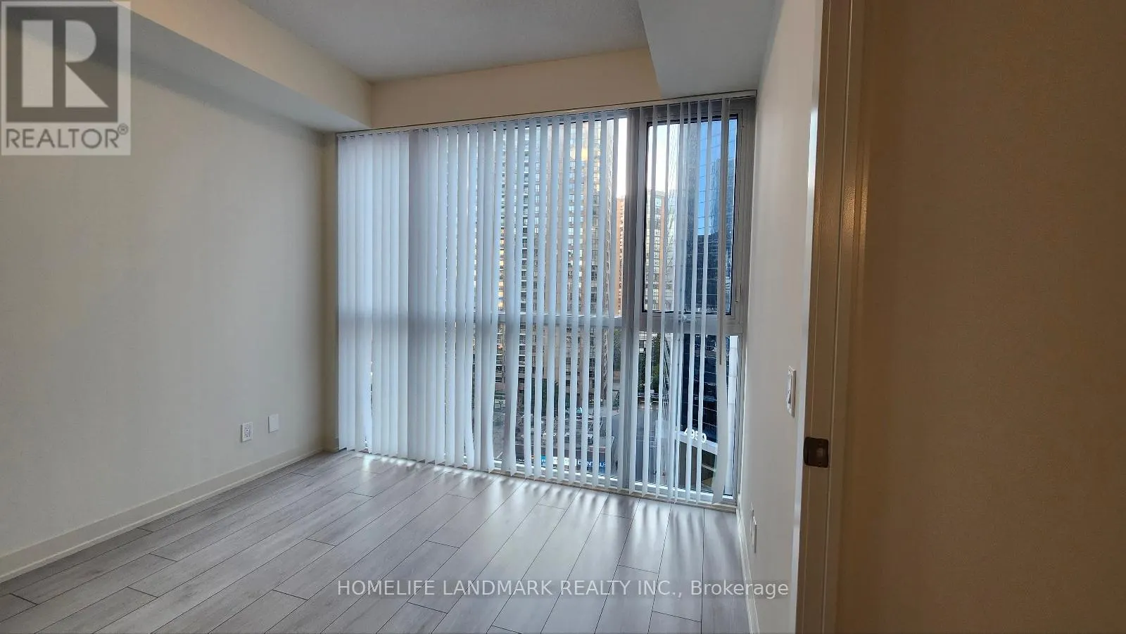 809 - 4955 YONGE STREET