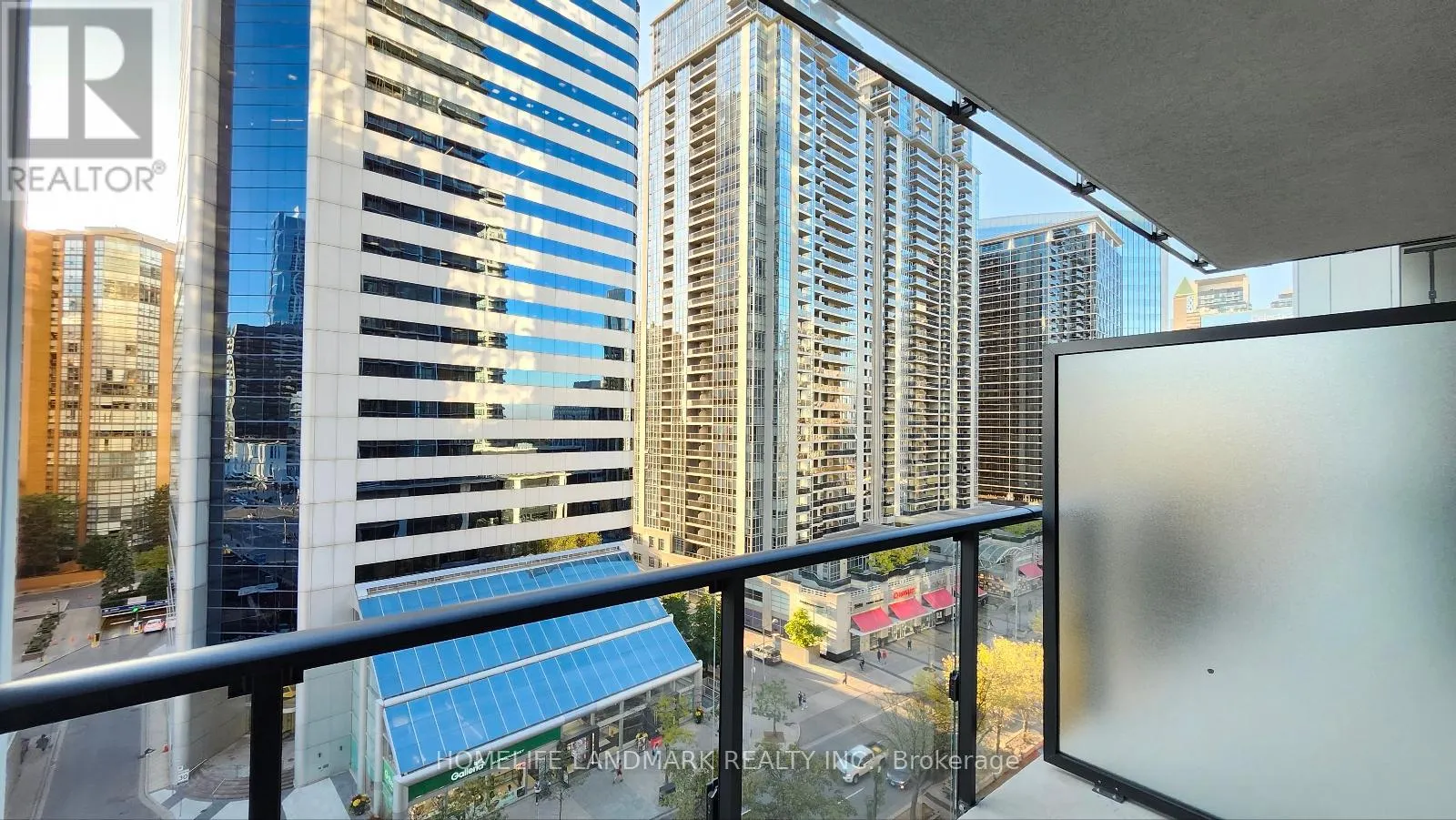 809 - 4955 YONGE STREET