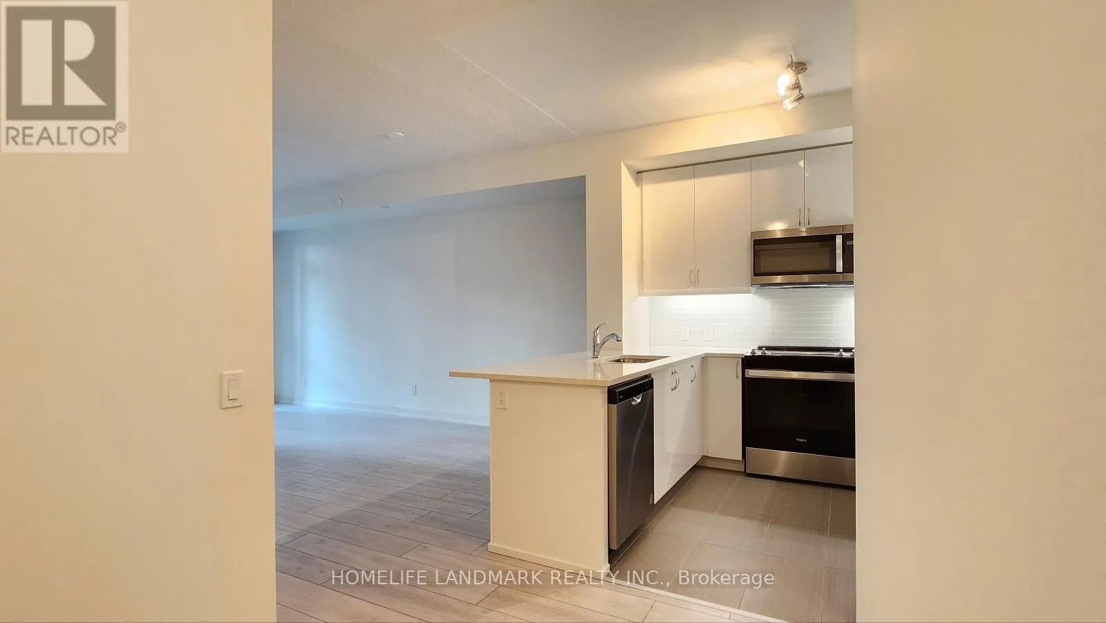 809 - 4955 YONGE STREET