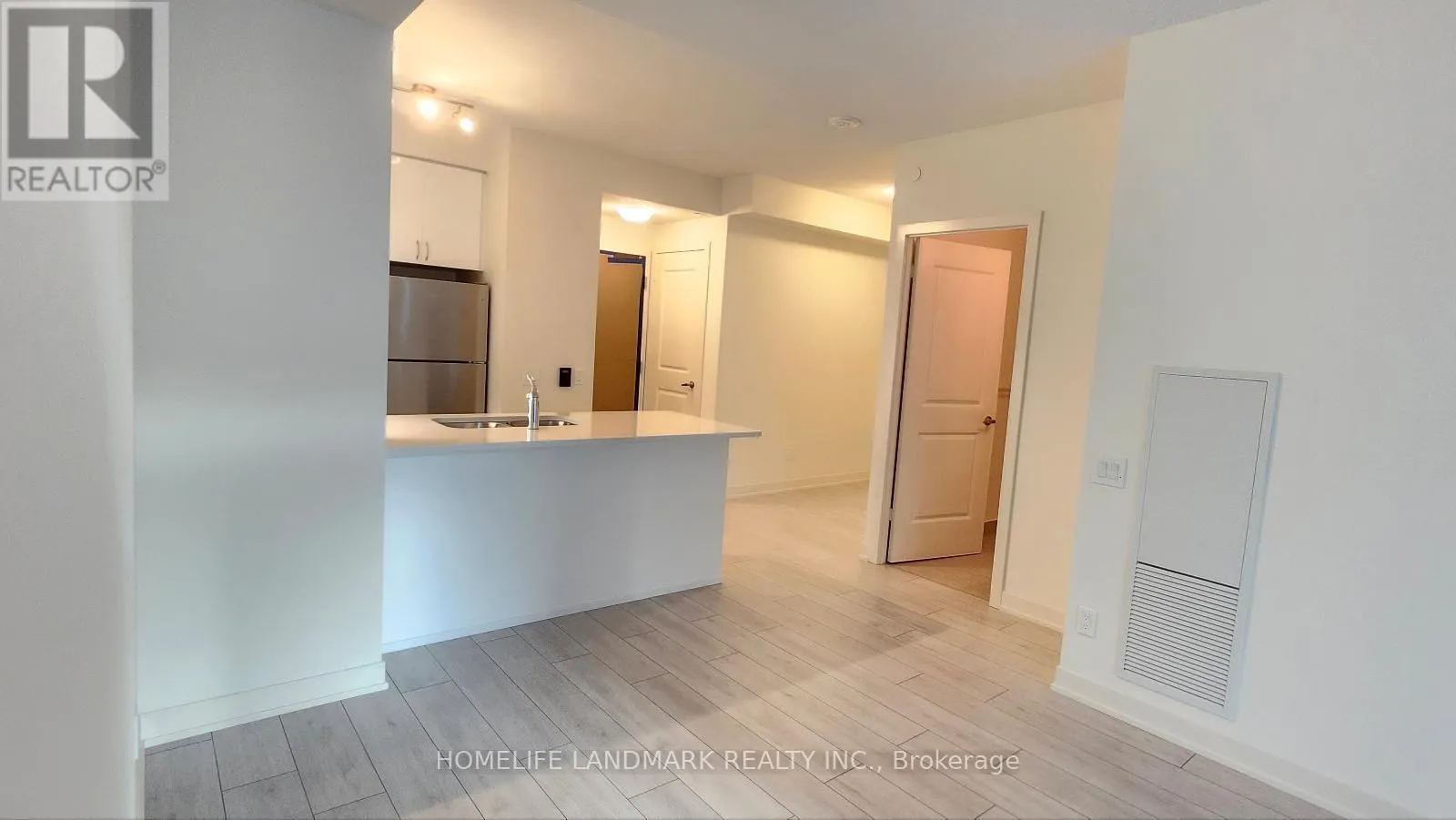 809 - 4955 YONGE STREET