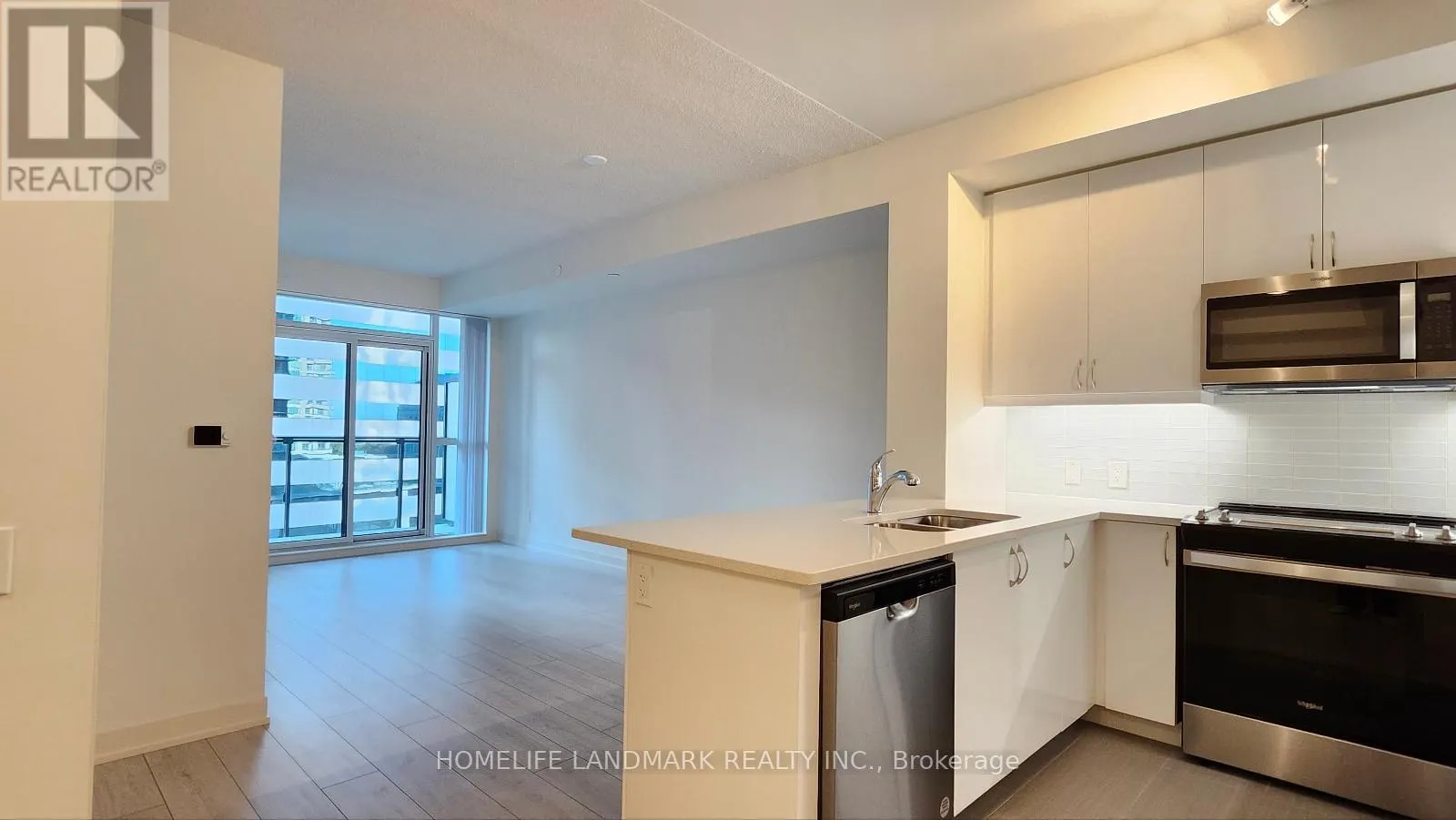 809 - 4955 YONGE STREET